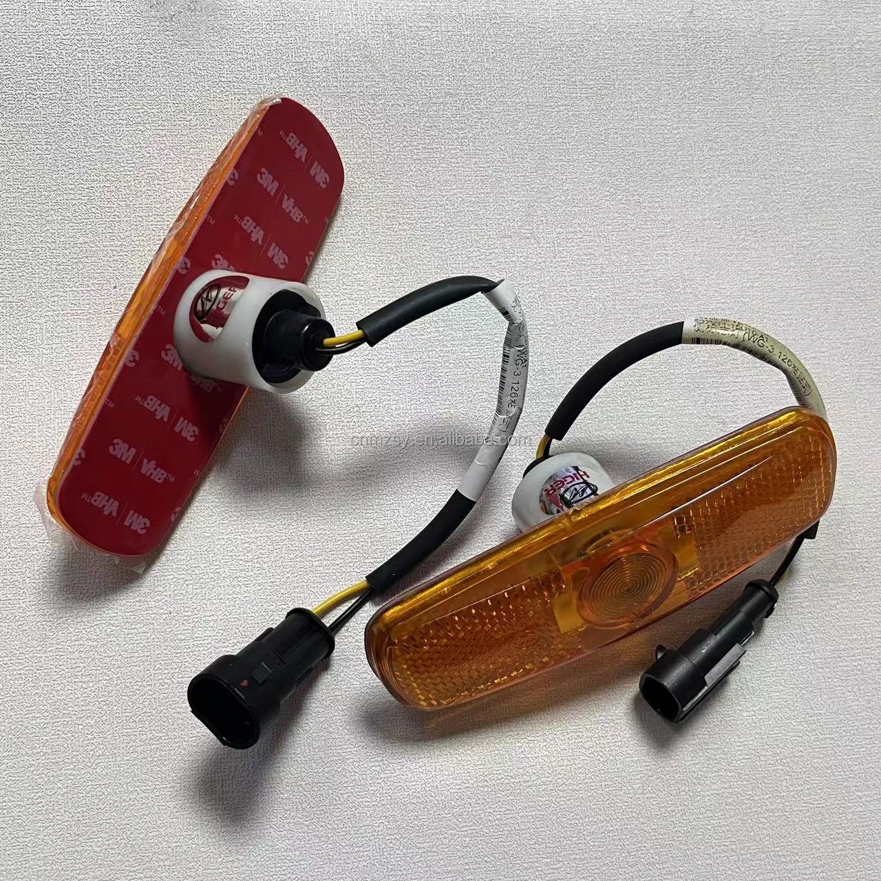 Hot Selling Bus Lamps Accessories Rectangle 24V LED 37V11-15010 Side Marker Light for Bus Lamp Parts